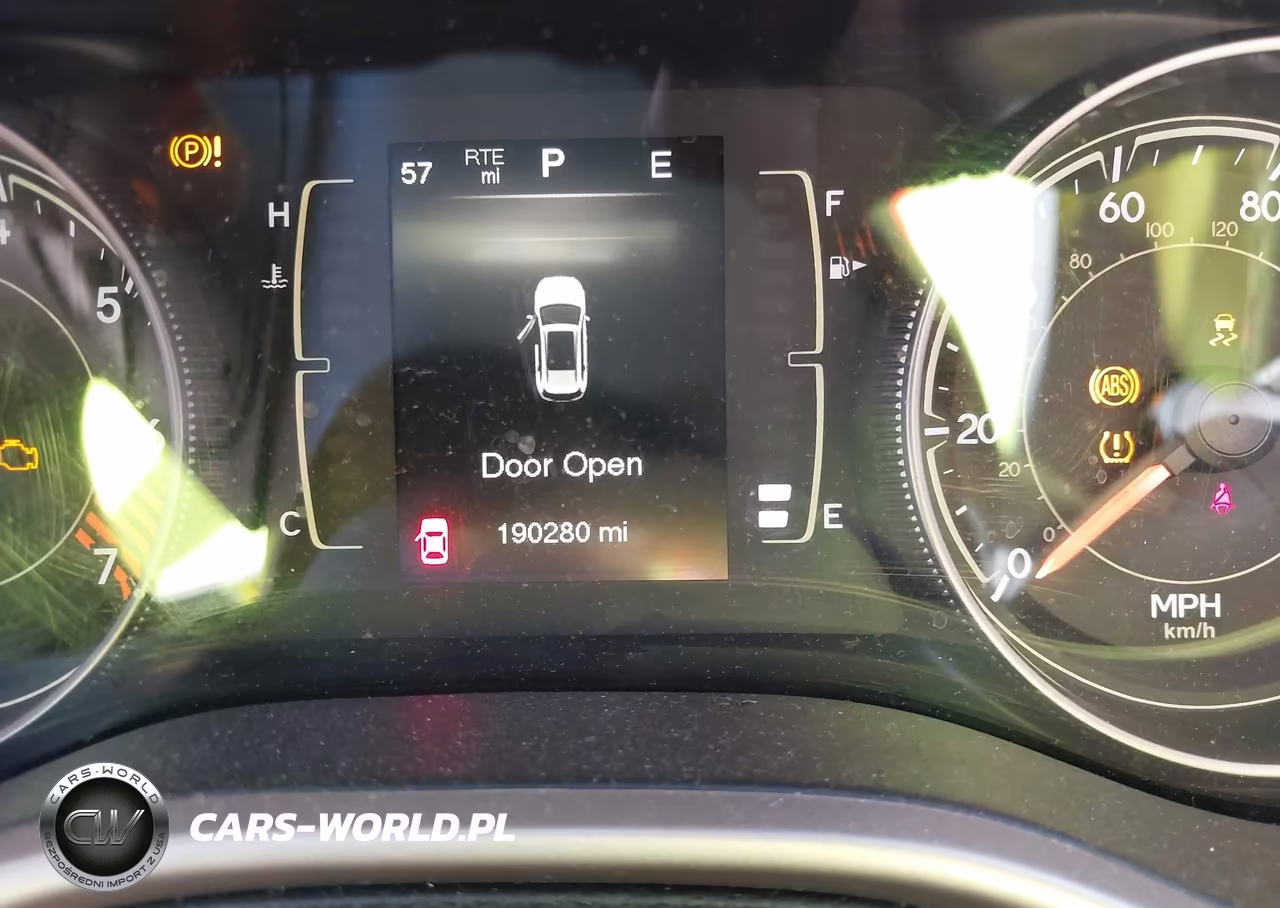 2015 Jeep Cherokee Latitude VIN:1C4PJLCB2FW539302 - 7