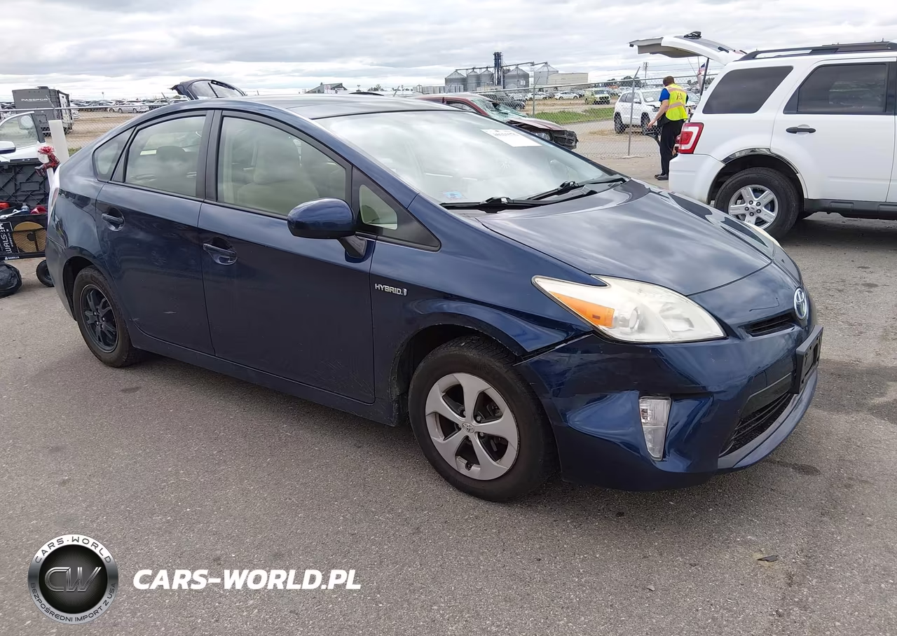 2013 Toyota Prius Three – zdjęcie 1 z 16