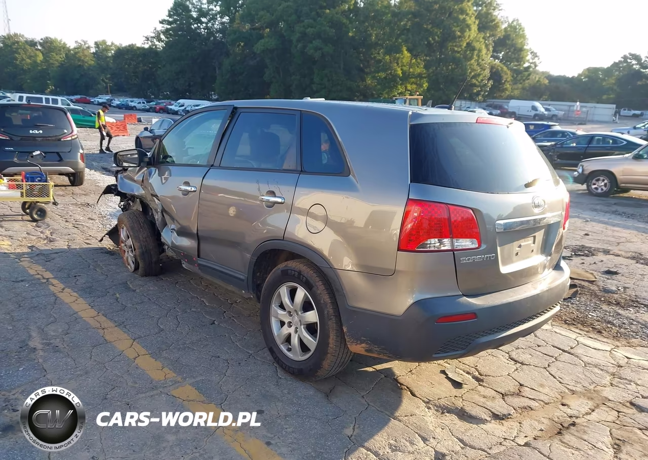 2011 Kia Sorento Lx VIN:5XYKT3A14BG171856 - 3