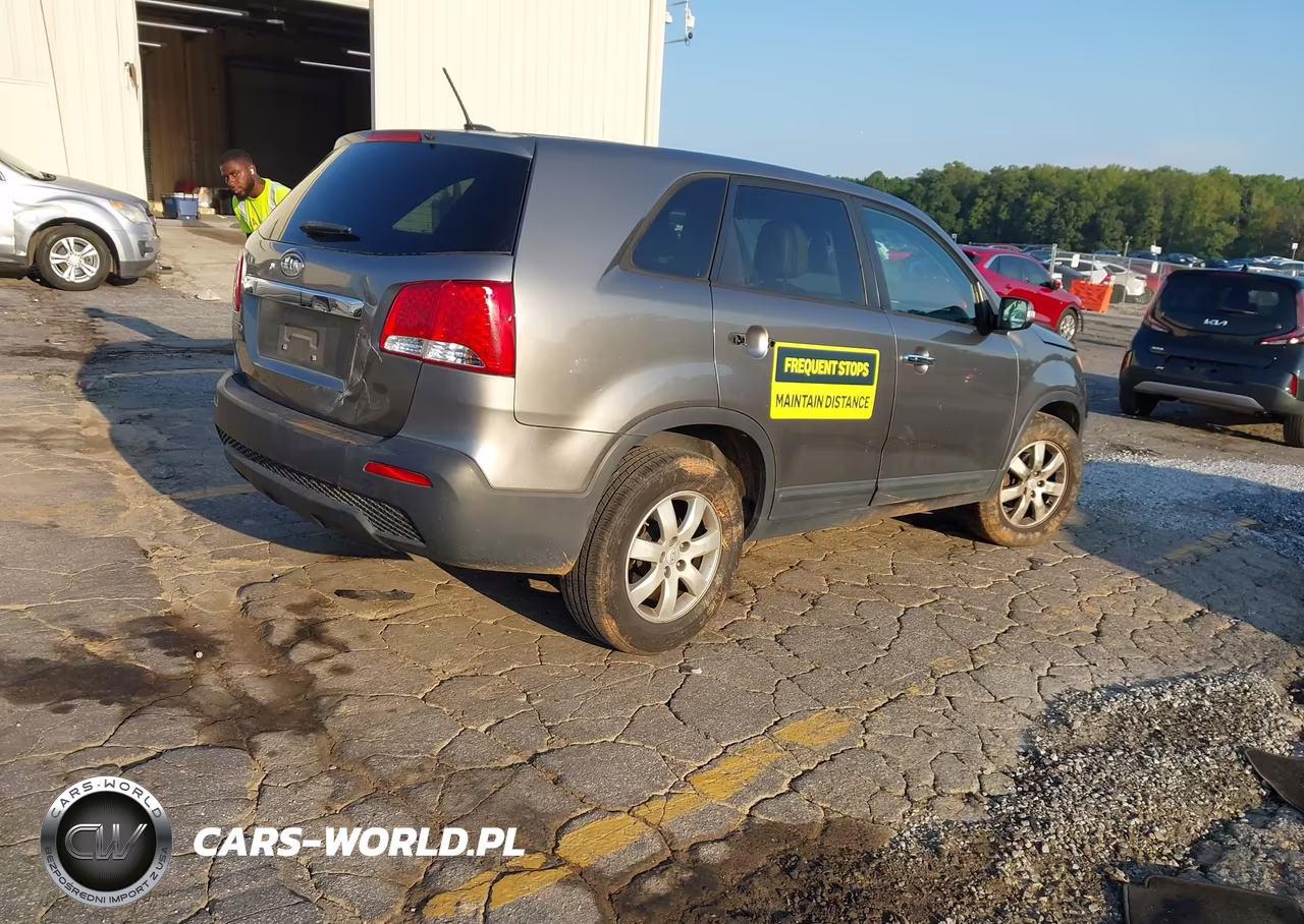 2011 Kia Sorento Lx VIN:5XYKT3A14BG171856 - 4