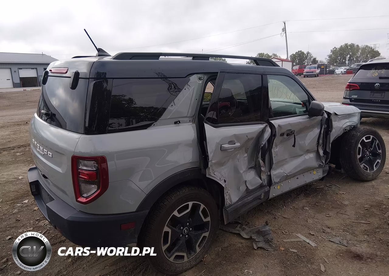 2021 Ford Bronco Sport Outer Banks VIN:3FMCR9C64MRB13572 - 4