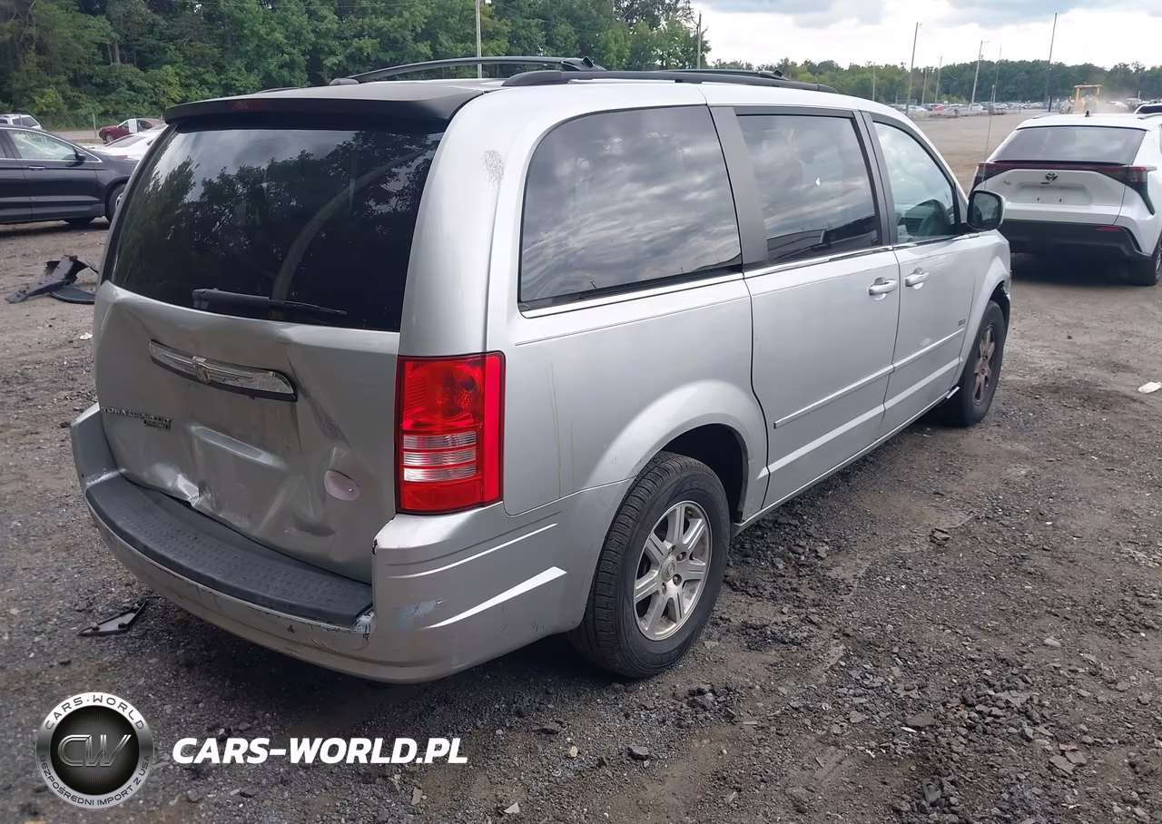 2008 Chrysler Town & Country Touring VIN:2A8HR54P18R830333 - 4