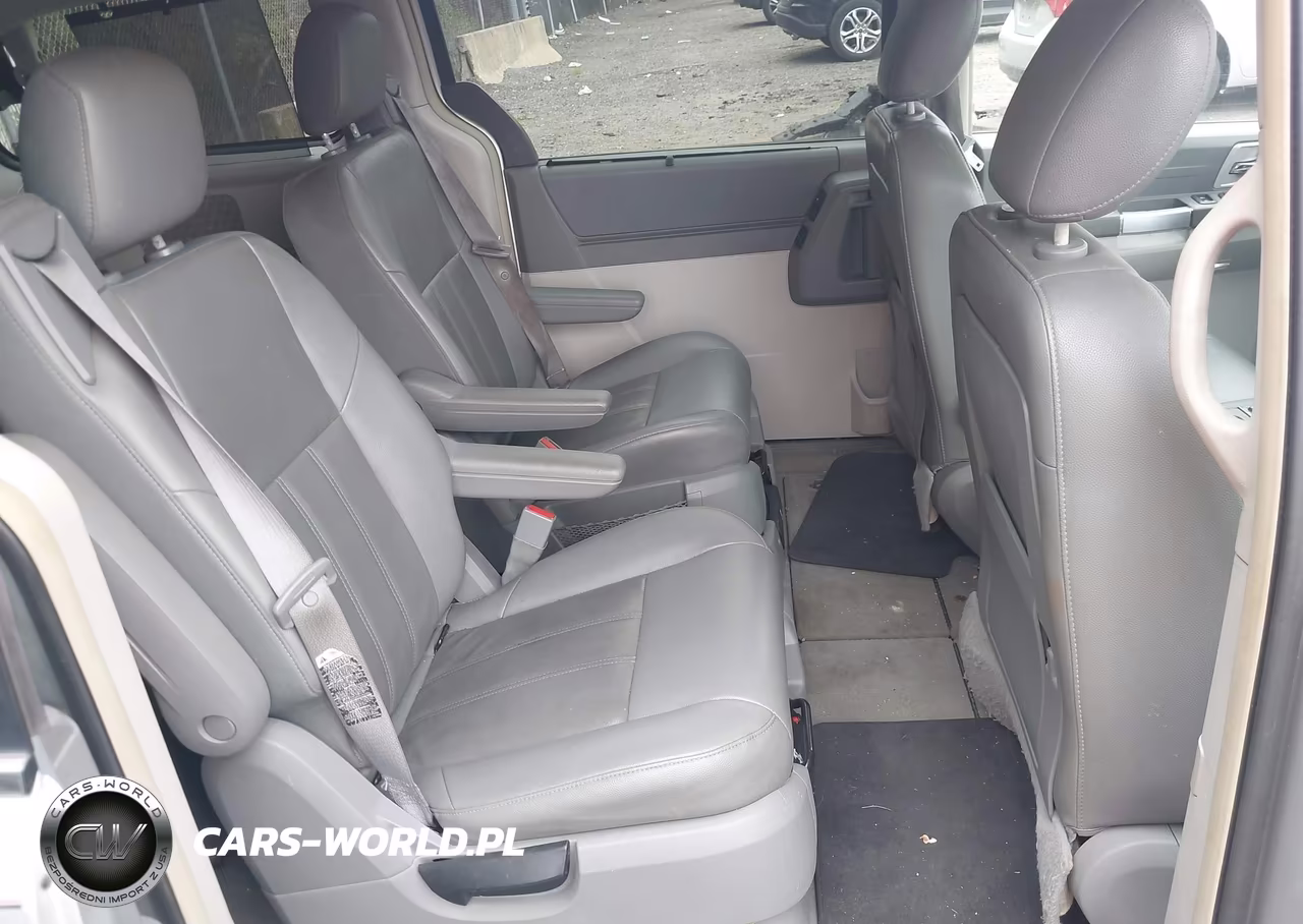 2008 Chrysler Town & Country Touring VIN:2A8HR54P18R830333 - 8