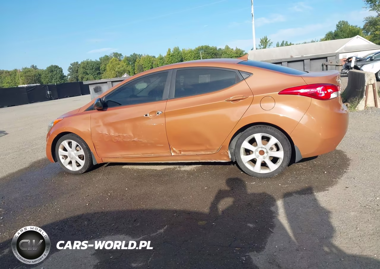HYUNDAI ELANTRA GL VIN:5NPDH4AE2CH085071 - 13