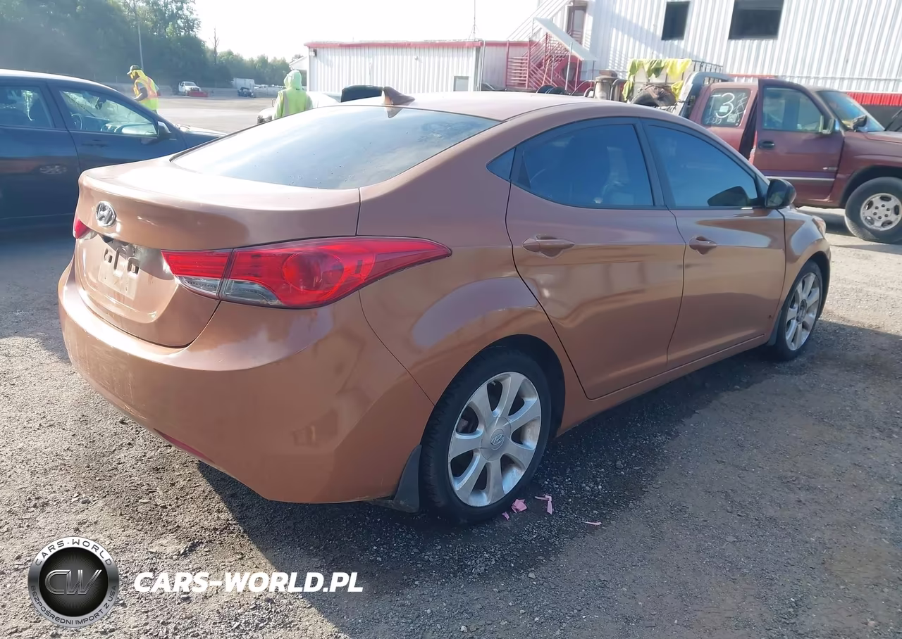 HYUNDAI ELANTRA GL VIN:5NPDH4AE2CH085071 - 4