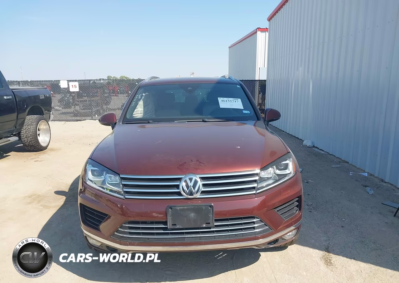 2017 Volkswagen Touareg V6 Wolfsburg Edition VIN:WVGRF7BPXHD000838 - 11