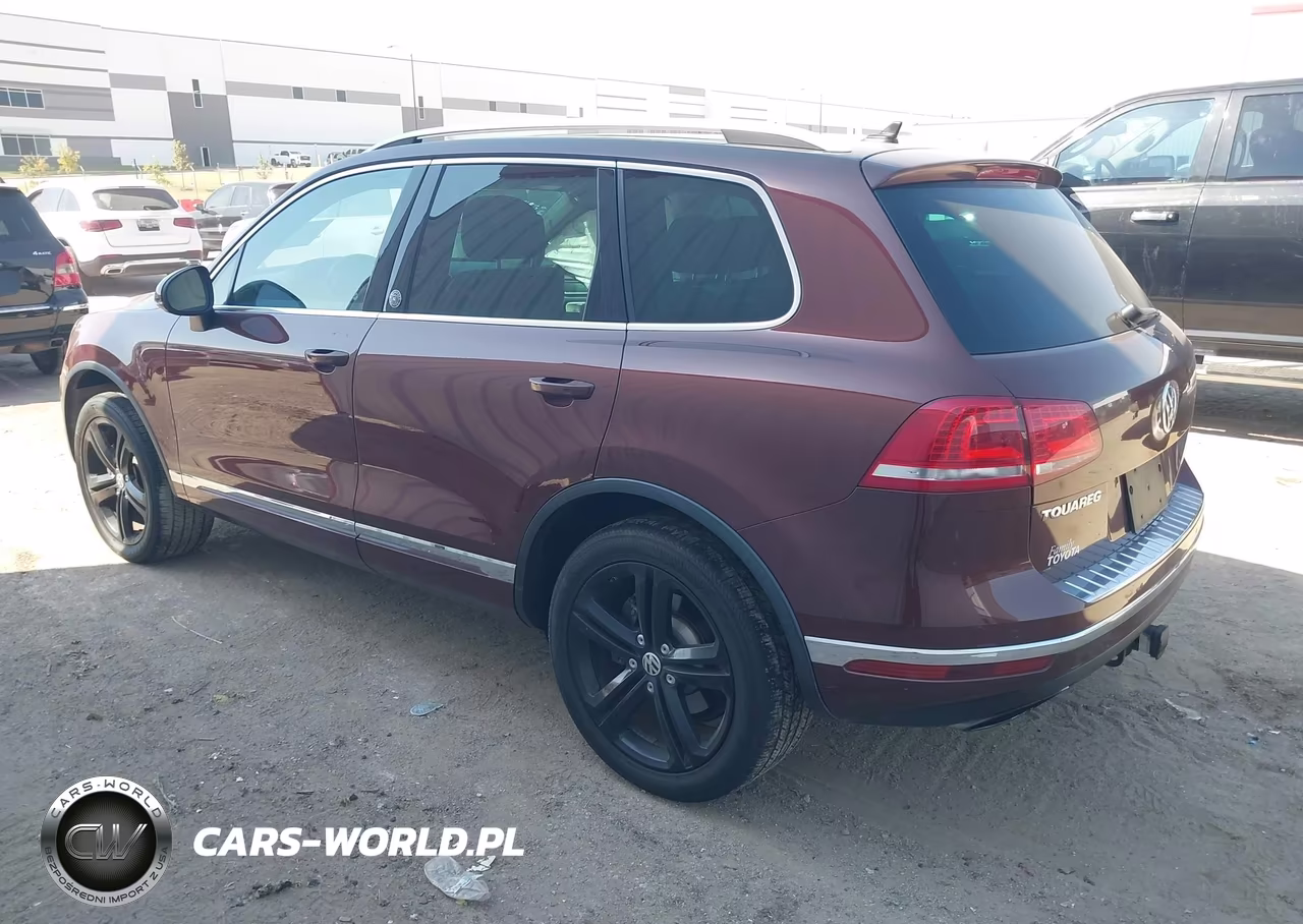 2017 Volkswagen Touareg V6 Wolfsburg Edition VIN:WVGRF7BPXHD000838 - 3