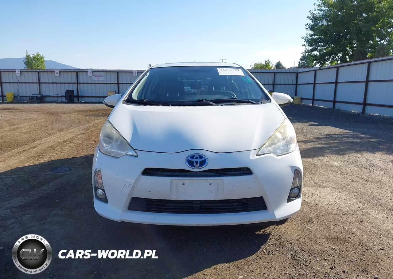 2013 Toyota Prius C Four VIN:JTDKDTB30D1043923 - 12