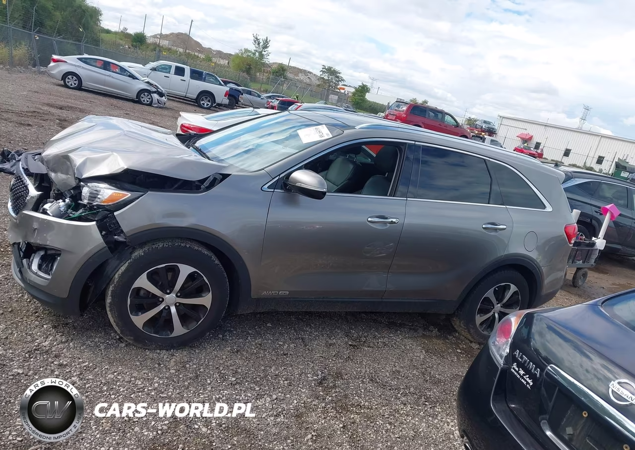 2016 Kia Sorento 3.3L Ex VIN:5XYPHDA51GG161812 - 14