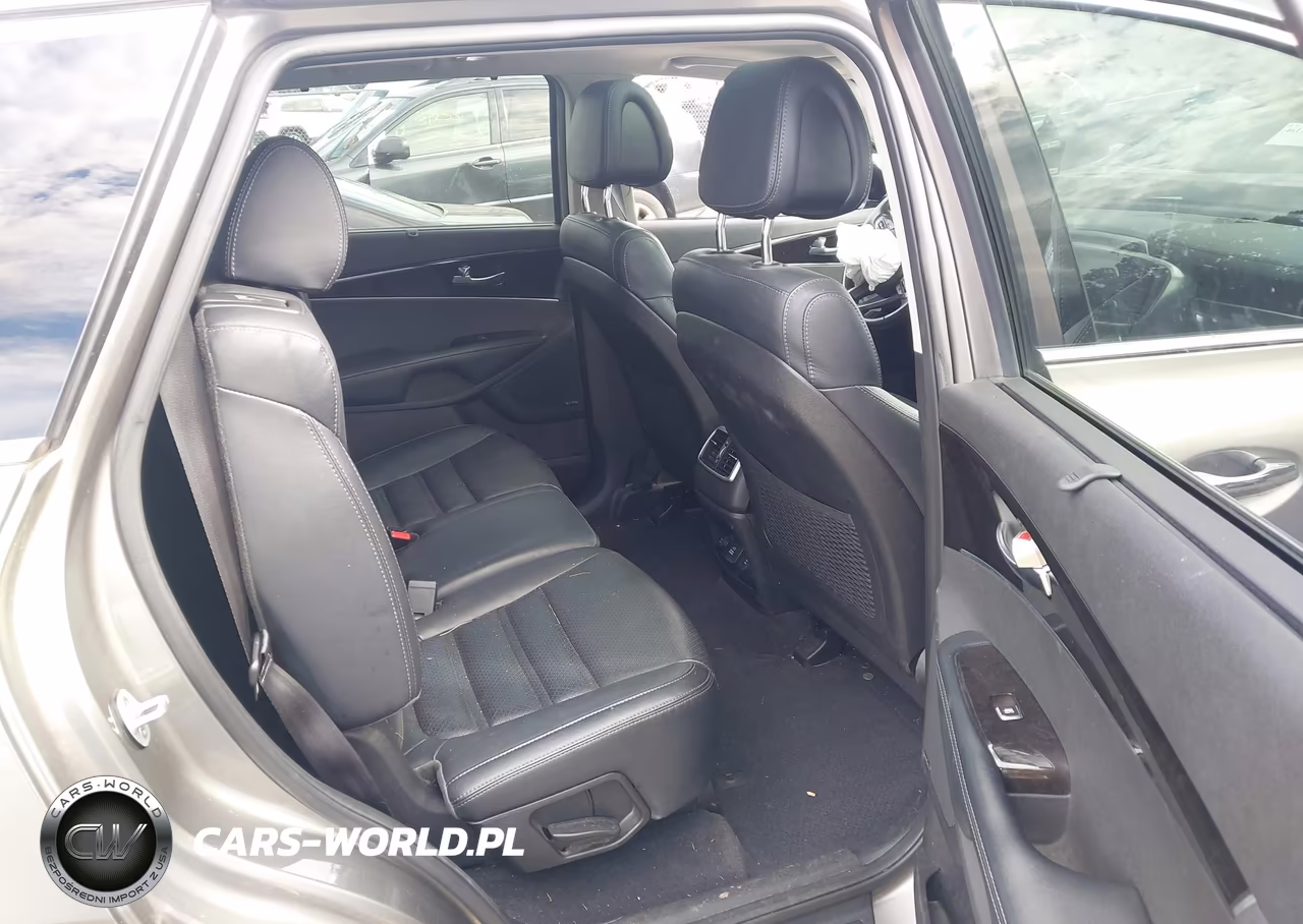 2016 Kia Sorento 3.3L Ex VIN:5XYPHDA51GG161812 - 8