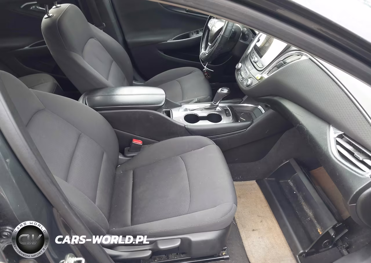 2018 Chevrolet Malibu Lt VIN:1G1ZD5STXJF145554 - 5
