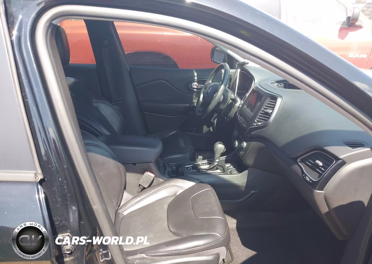 2019 Jeep Cherokee Altitude Fwd VIN:1C4PJLLB1KD339288 - 5
