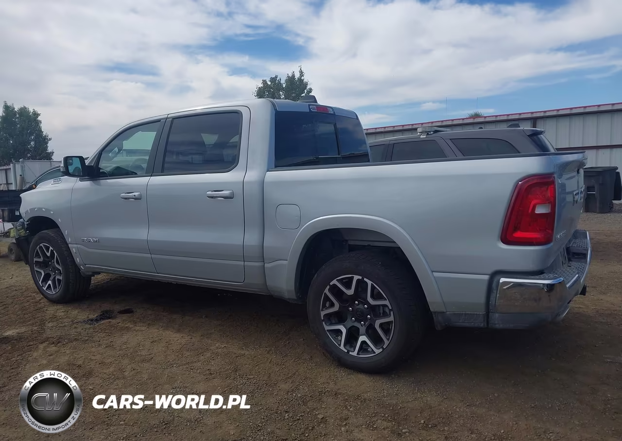 2026 Ram 1500 Laramie VIN:1C6SRFJP4TN369391 - 15