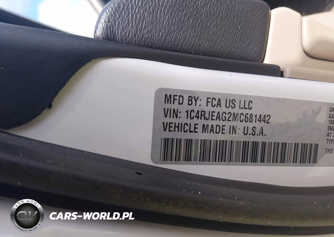 2021 Jeep Grand Cherokee Laredo E VIN:1C4RJEAG2MC681442 - 9