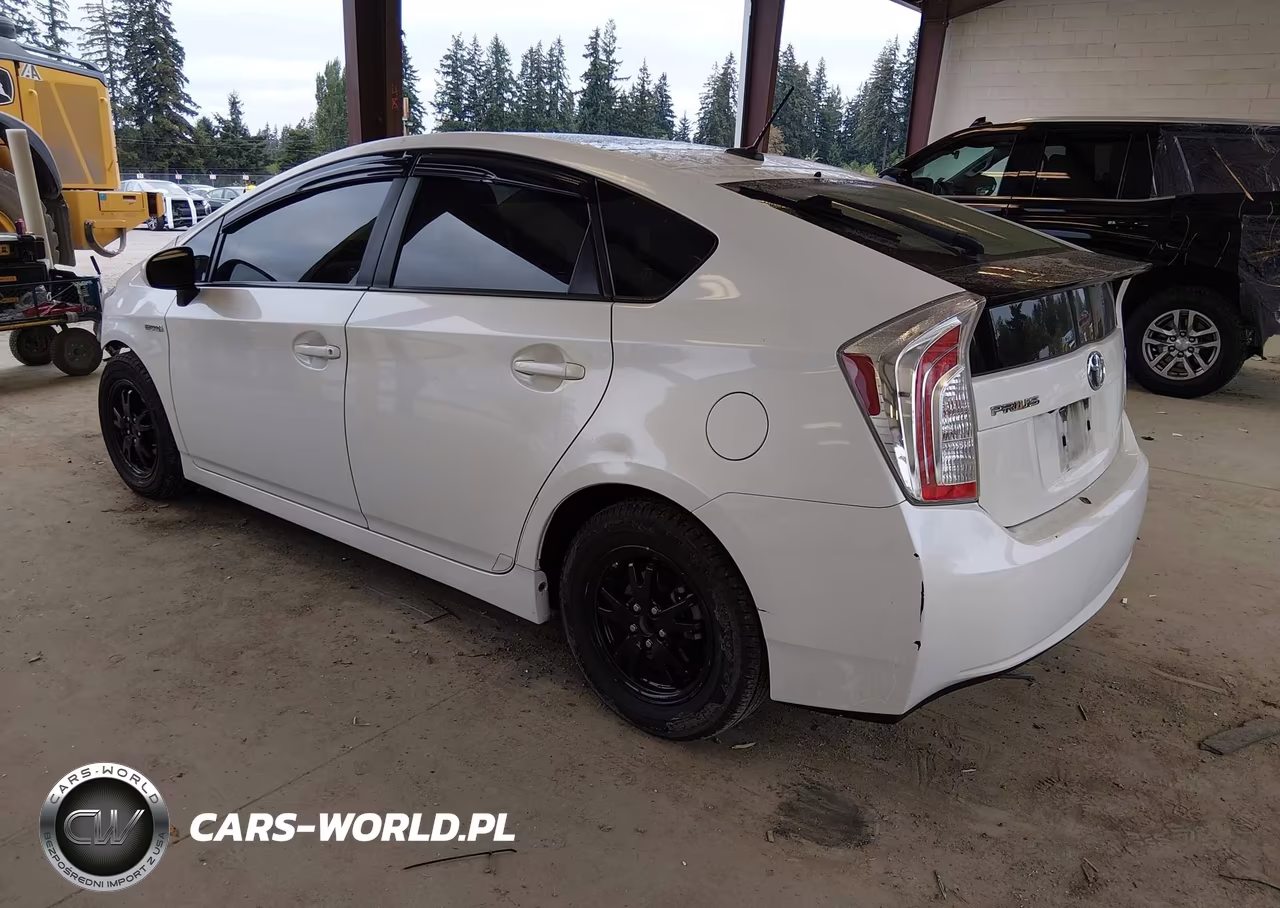 2015 Toyota Prius Four VIN:JTDKN3DU4F1920385 - 3