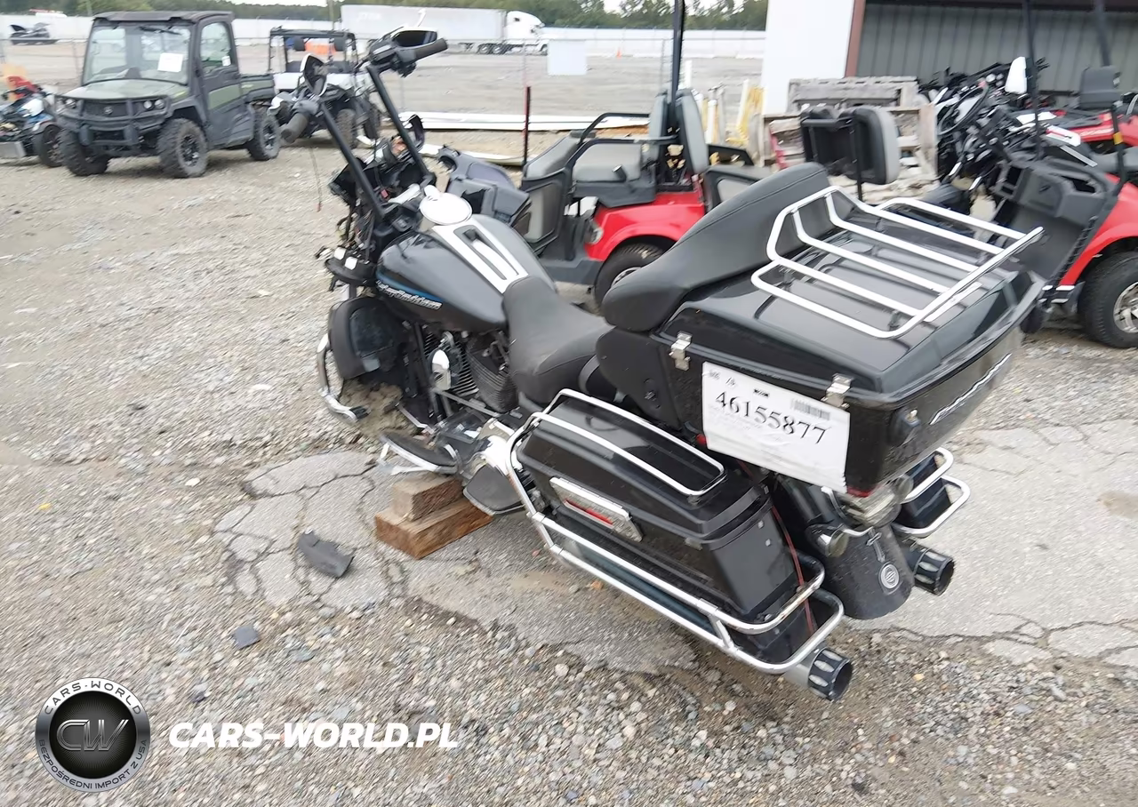 2013 Harley-Davidson Fltru Road Glide Ultra VIN:1HD1KGM16DB628440 - 3