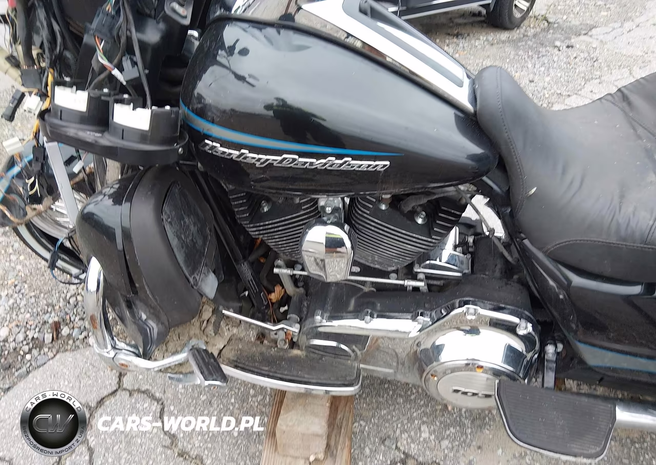 2013 Harley-Davidson Fltru Road Glide Ultra VIN:1HD1KGM16DB628440 - 9