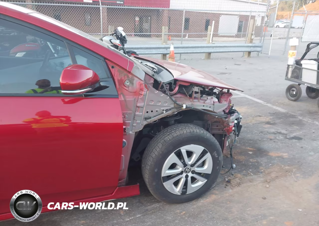 2016 Toyota Prius Four VIN:JTDKARFU9G3519111 - 6