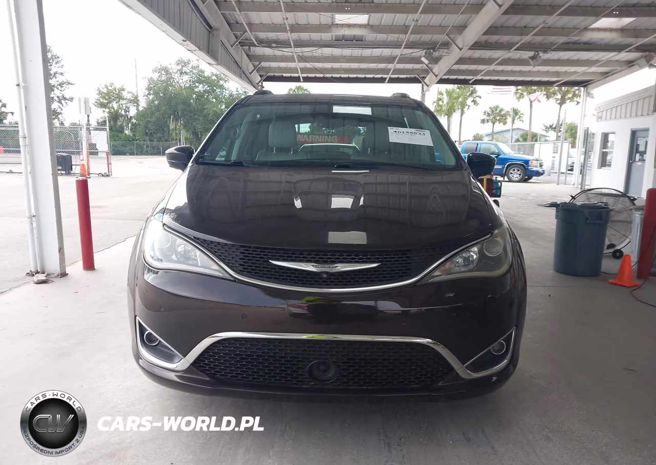 2017 Chrysler Pacifica Touring-L Plus VIN:2C4RC1EG5HR684331 - 13