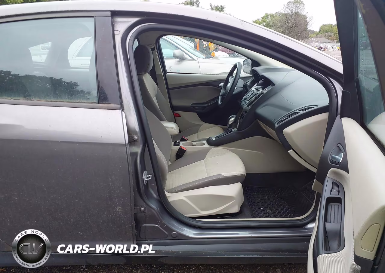 2014 Ford Focus Se VIN:1FADP3K25EL154020 - 5