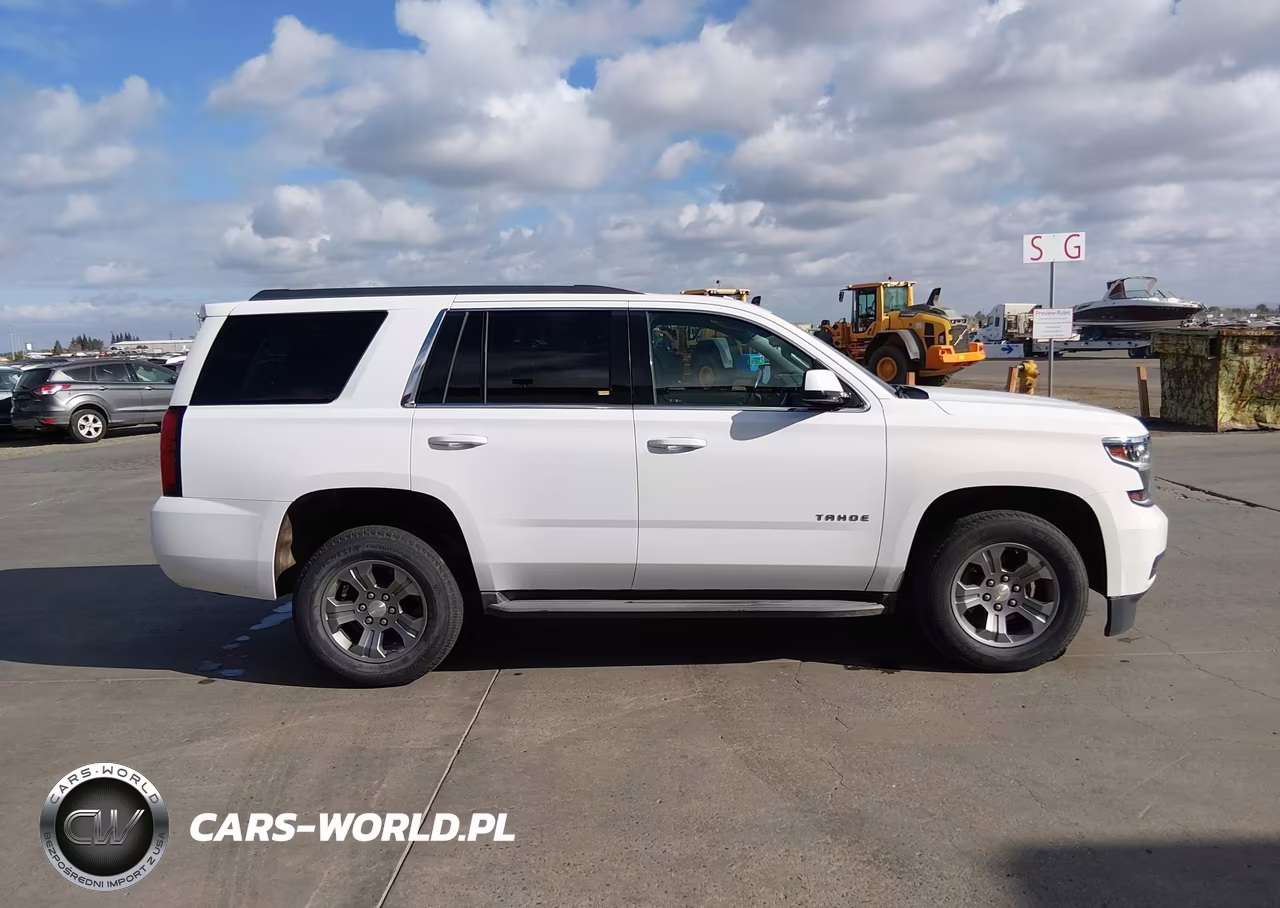 2018 Chevrolet Tahoe Ls VIN:1GNSKAEC2JR345806 - 13