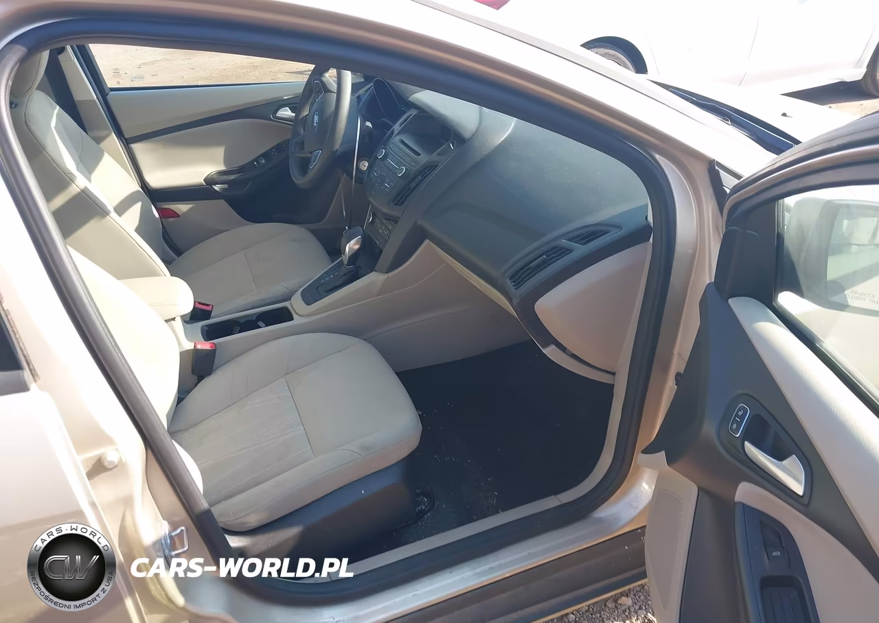 2017 Ford Focus Se VIN:1FADP3F2XHL342269 - 5