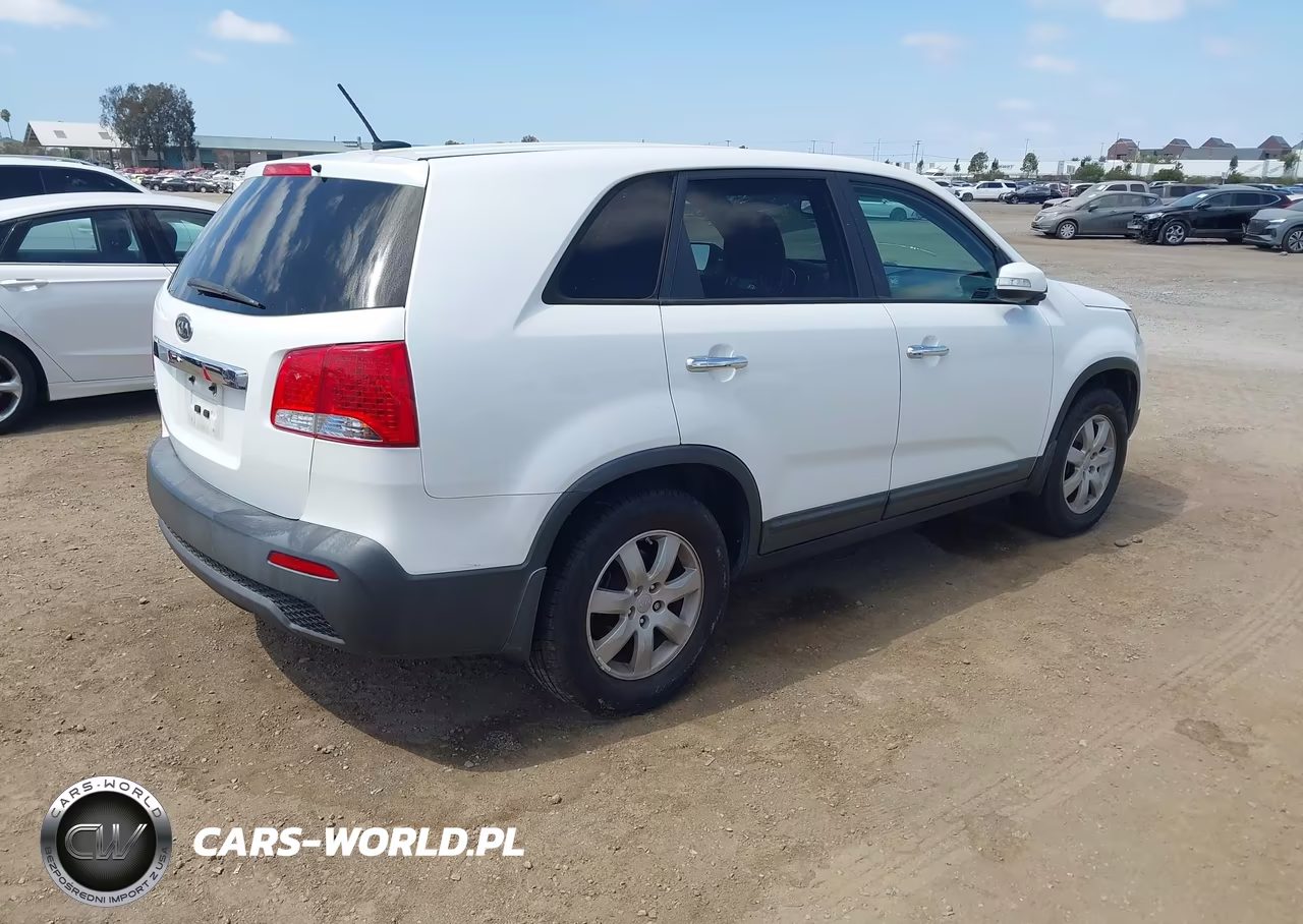 2012 Kia Sorento Lx VIN:5XYKT3A16CG246199 - 4