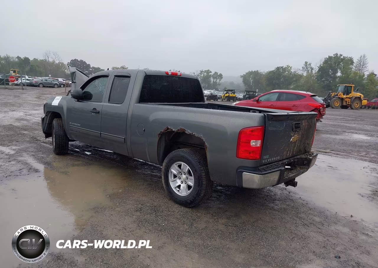 2011 Chevrolet Silverado 1500 Ls VIN:1GCRCREA3BZ279897 - 3