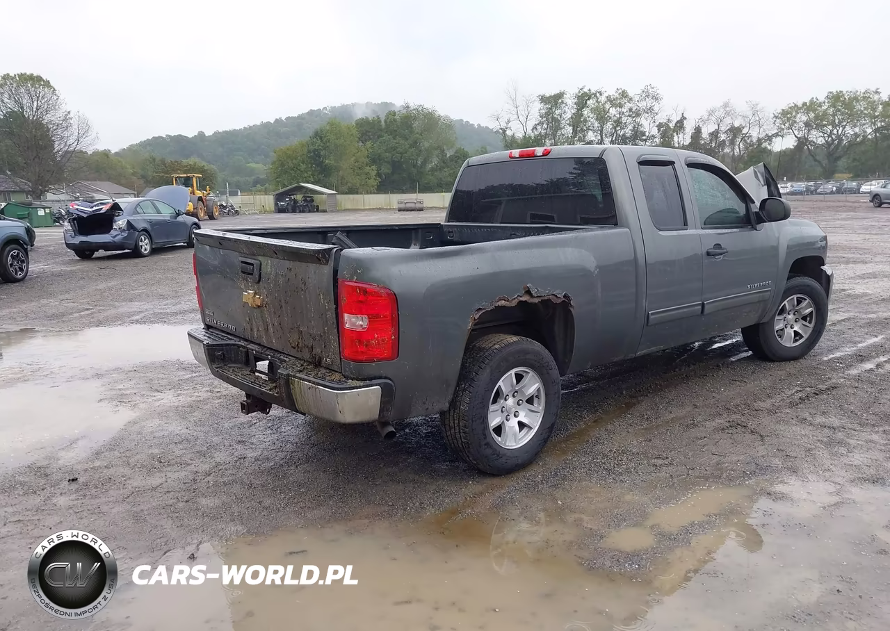 2011 Chevrolet Silverado 1500 Ls VIN:1GCRCREA3BZ279897 - 4