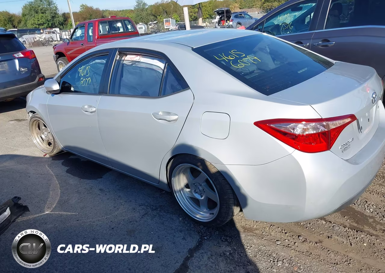 2019 Toyota Corolla Le VIN:2T1BURHE6KC210371 - 3