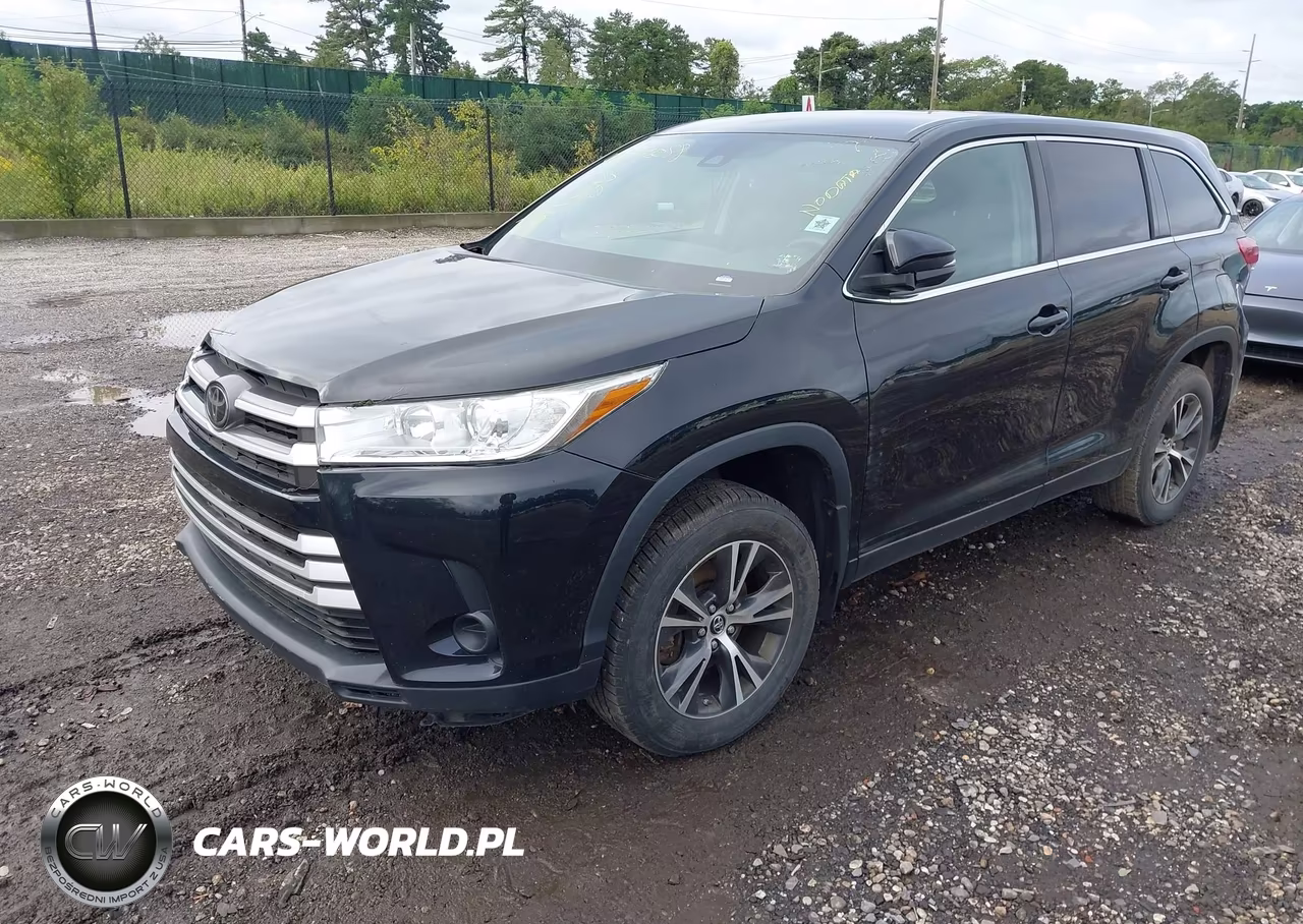 2019 Toyota Highlander Le VIN:5TDBZRFH0KS921845 - 2