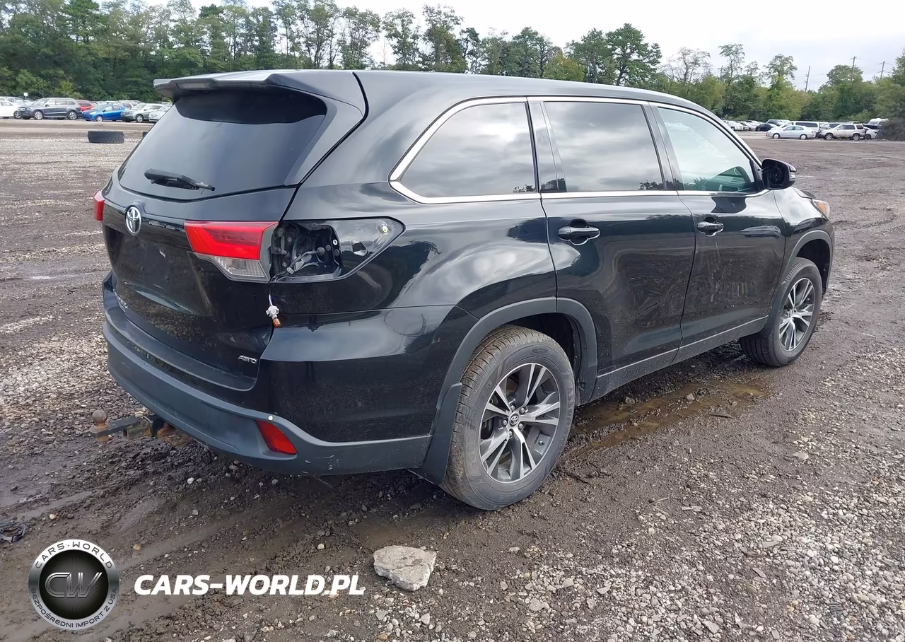 2019 Toyota Highlander Le VIN:5TDBZRFH0KS921845 - 4
