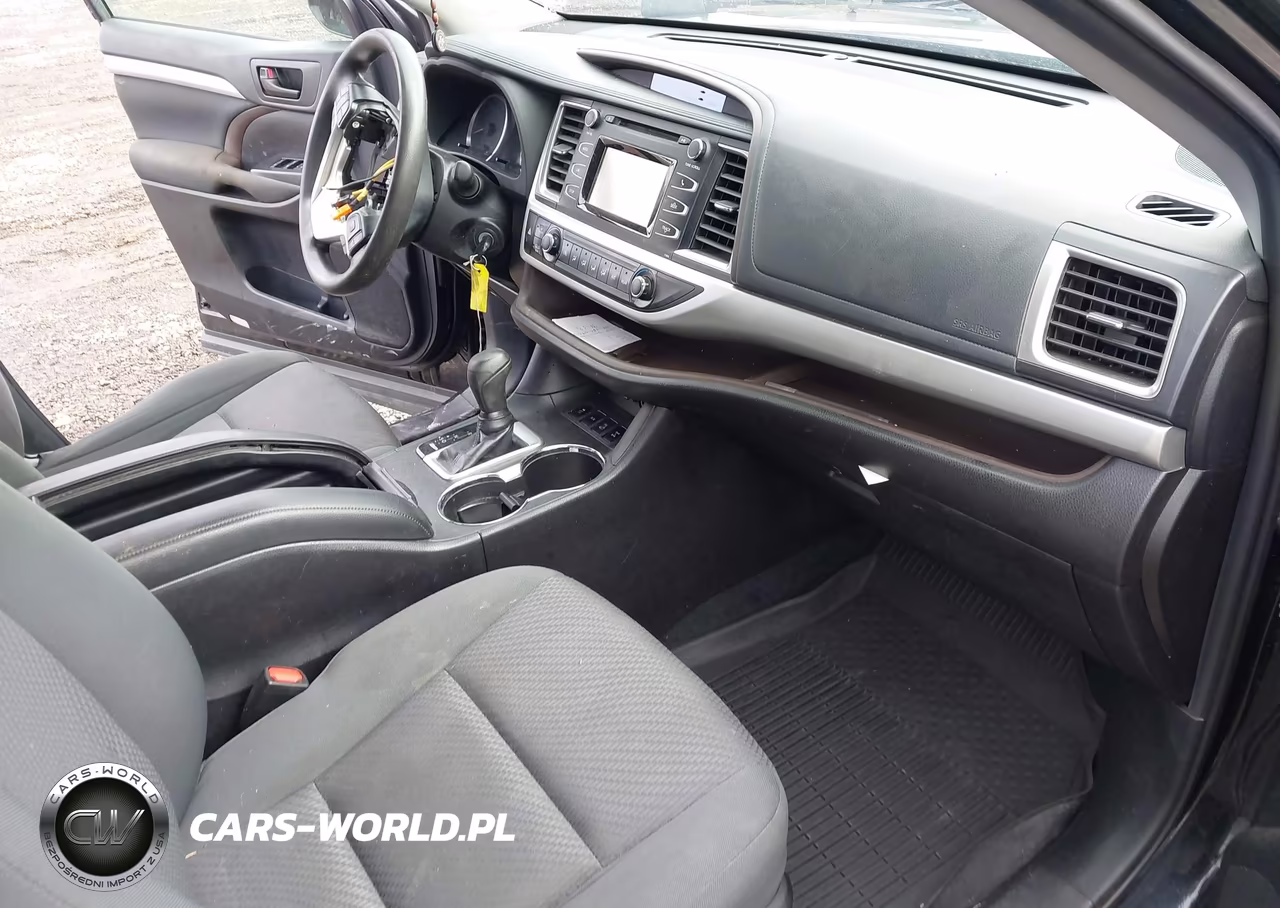 2019 Toyota Highlander Le VIN:5TDBZRFH0KS921845 - 5