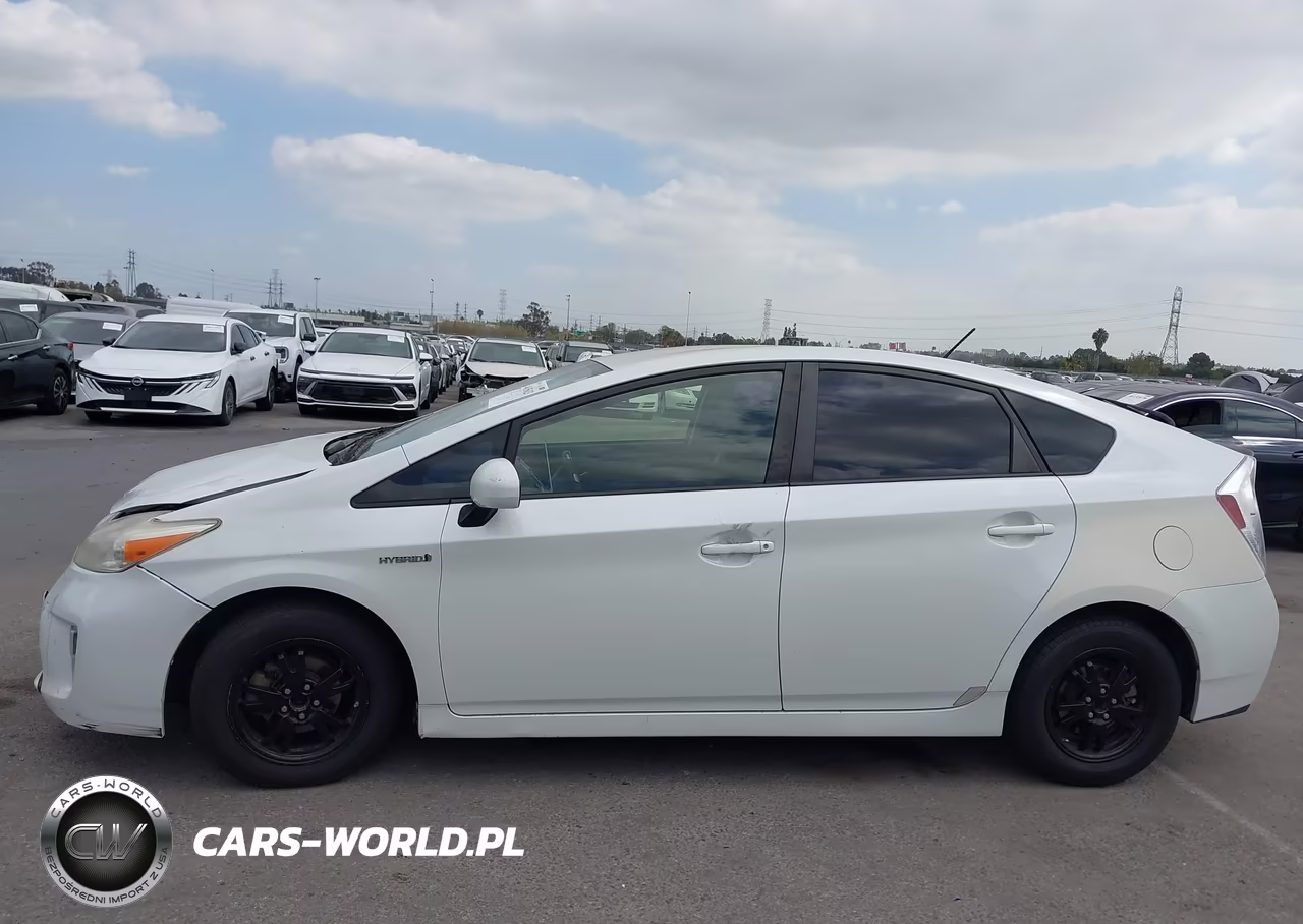 2014 Toyota Prius Two VIN:JTDKN3DU9E0363087 - 14