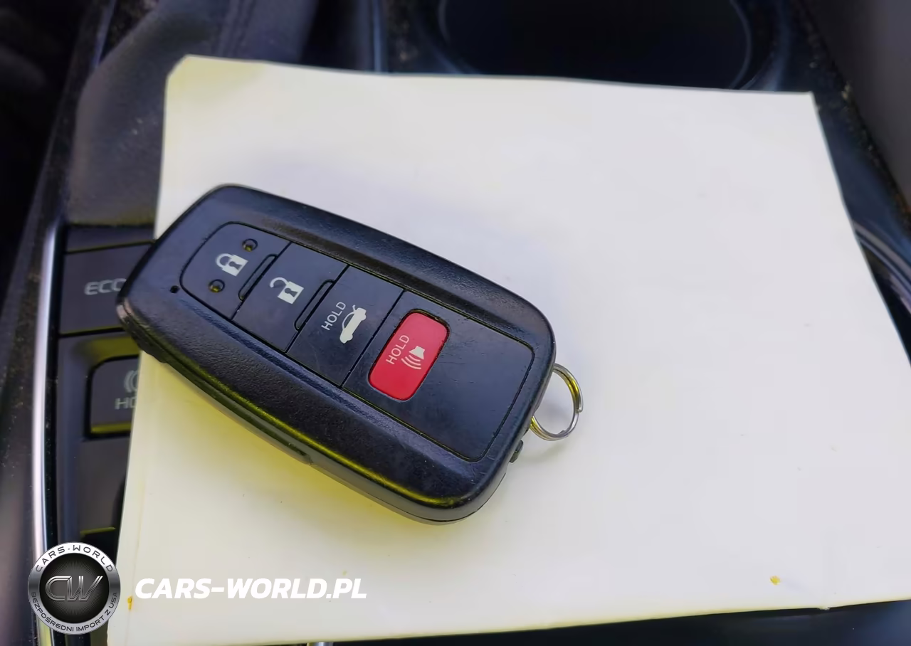 2020 Toyota Camry Le Hybrid VIN:4T1C31AK8LU521163 - 11