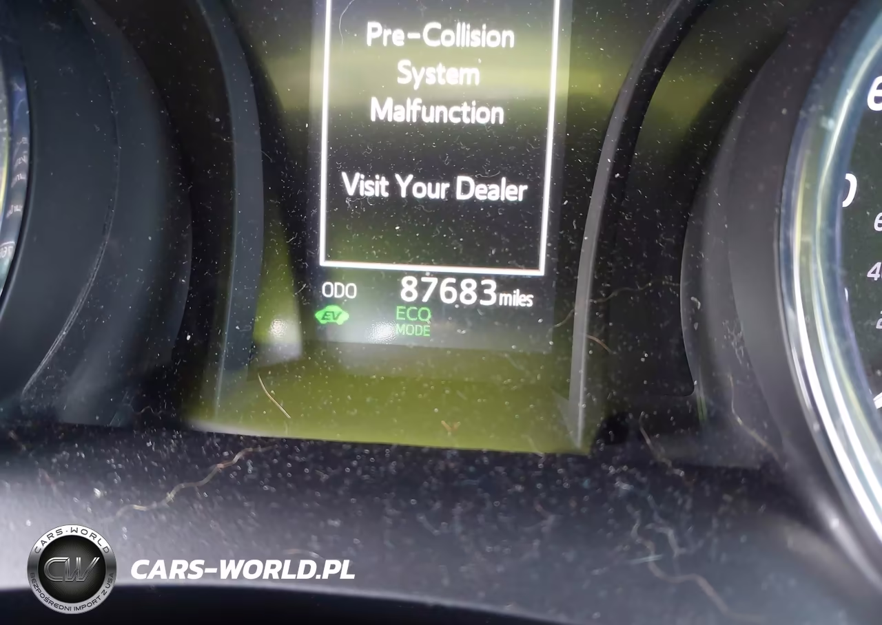 2020 Toyota Camry Le Hybrid VIN:4T1C31AK8LU521163 - 15