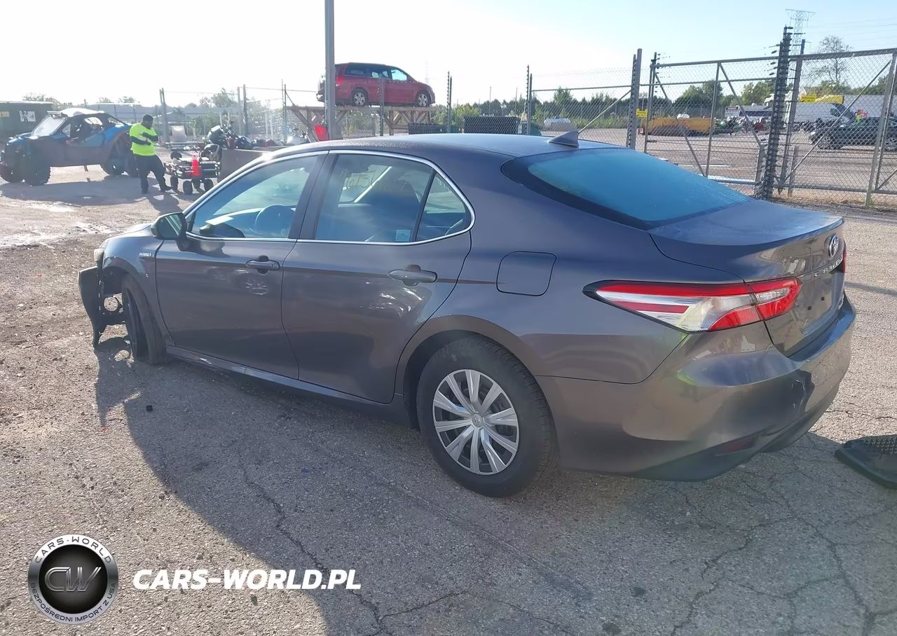 2020 Toyota Camry Le Hybrid VIN:4T1C31AK8LU521163 - 3