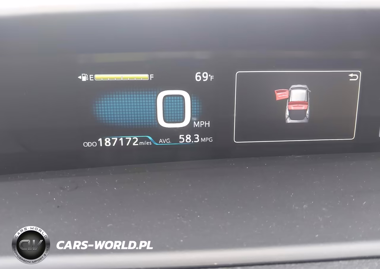 2017 Toyota Prius Three VIN:JTDKARFU4H3035218 - 15