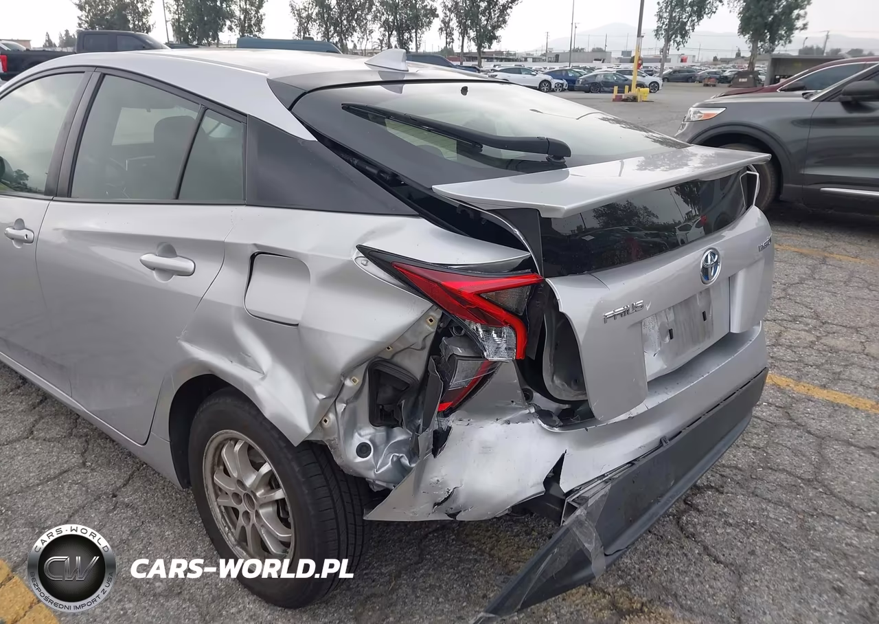 2017 Toyota Prius Three VIN:JTDKARFU4H3035218 - 18