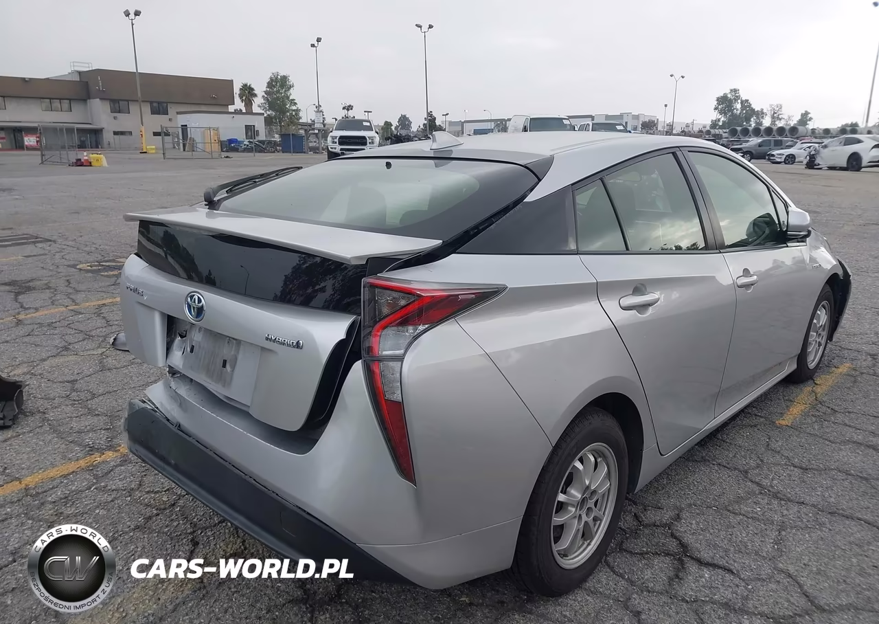 2017 Toyota Prius Three VIN:JTDKARFU4H3035218 - 4