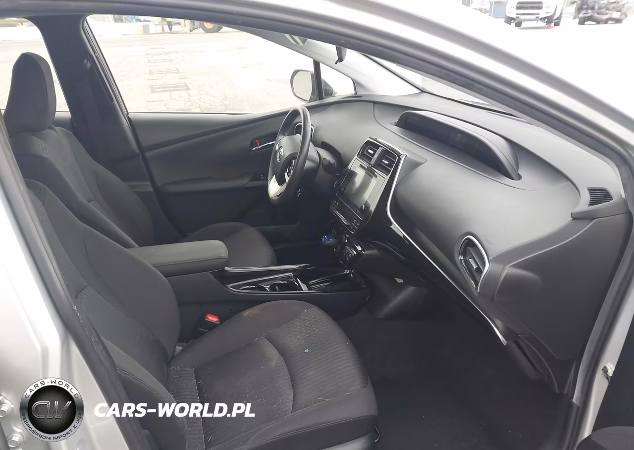 2017 Toyota Prius Three VIN:JTDKARFU4H3035218 - 5