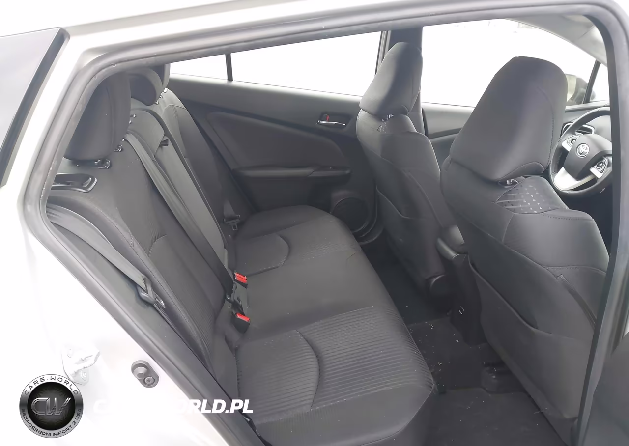 2017 Toyota Prius Three VIN:JTDKARFU4H3035218 - 8