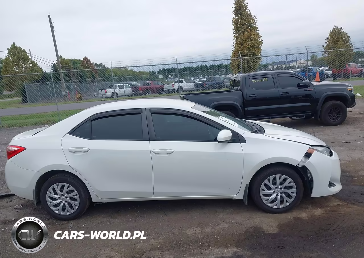 2019 Toyota Corolla Le VIN:5YFBURHE8KP900882 - 13