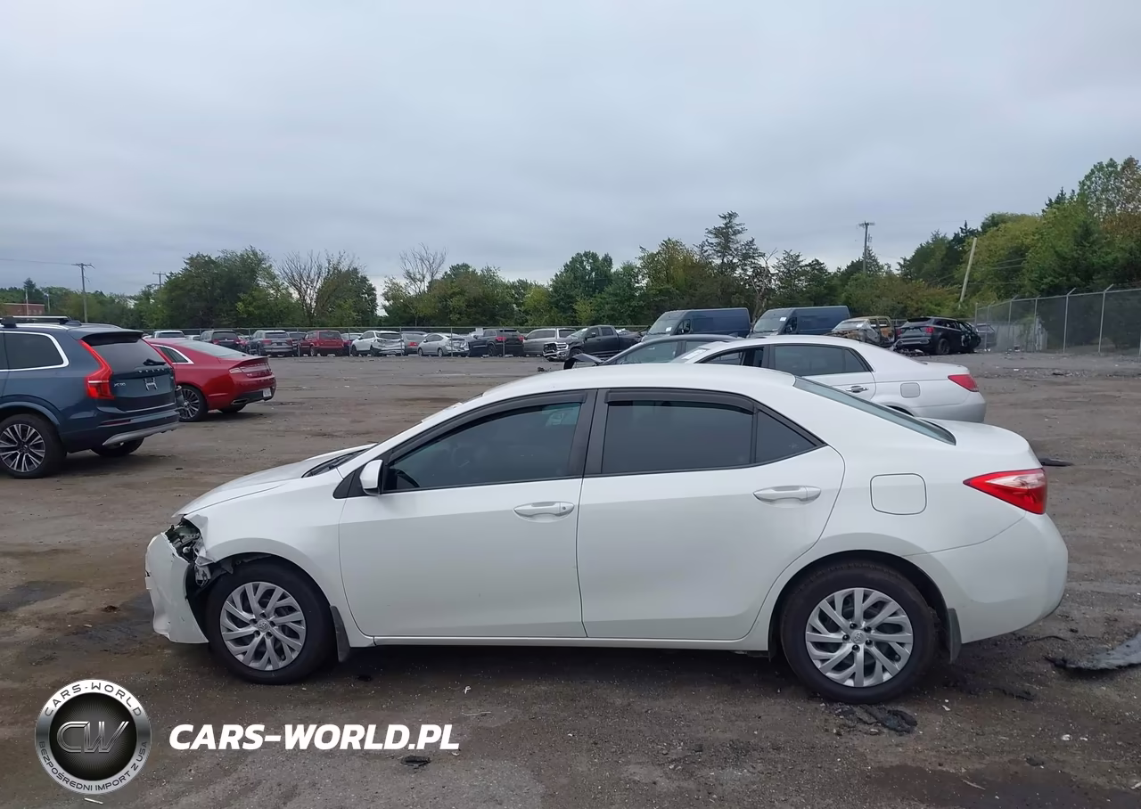 2019 Toyota Corolla Le VIN:5YFBURHE8KP900882 - 14