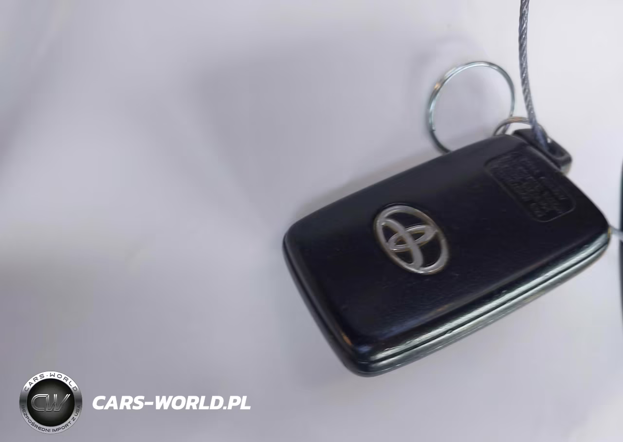 2016 Toyota Prius V Three VIN:JTDZN3EU1GJ052828 - 11