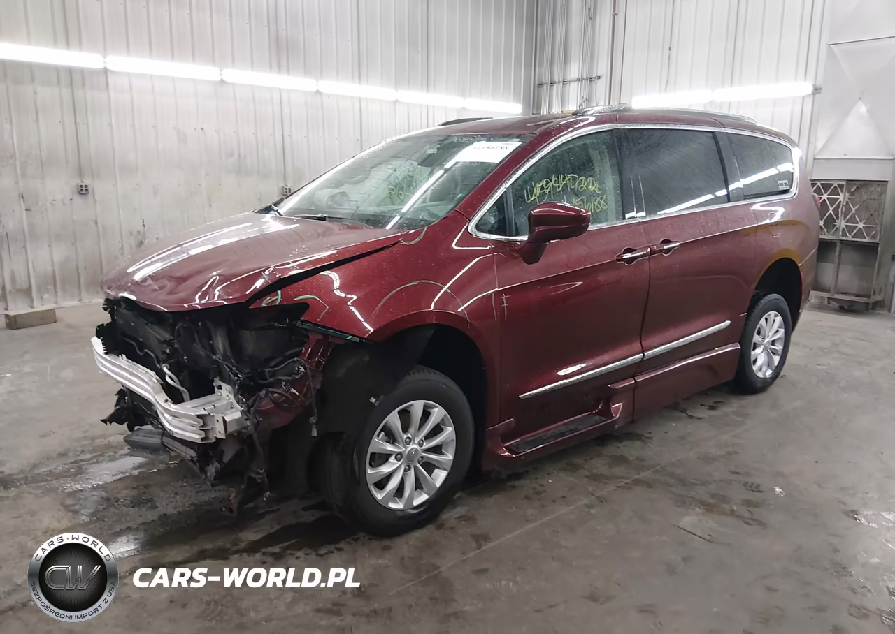 2018 Chrysler Pacifica Touring L Plus VIN:2C4RC1EGXJR168147 - 2