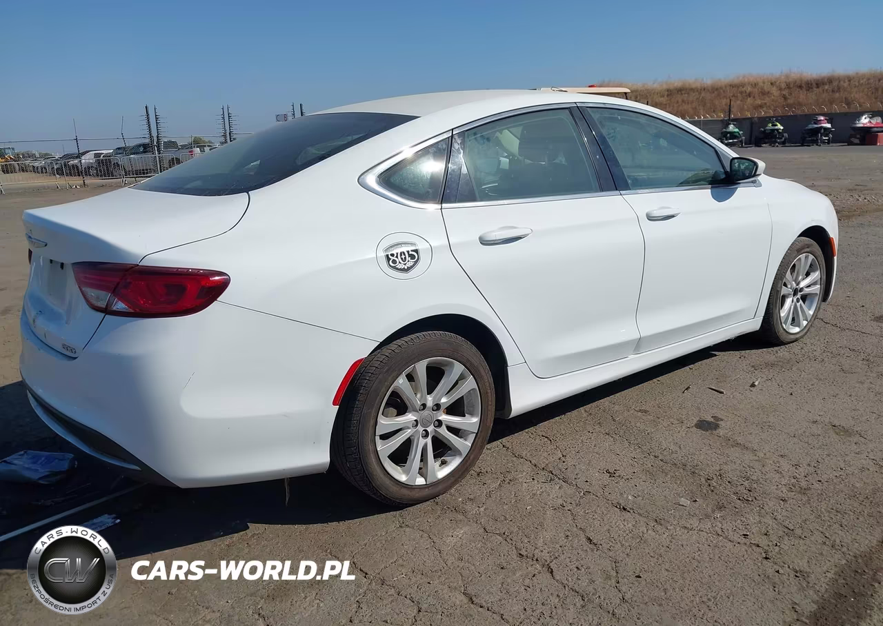 2015 Chrysler 200 Limited VIN:1C3CCCABXFN577821 - 4