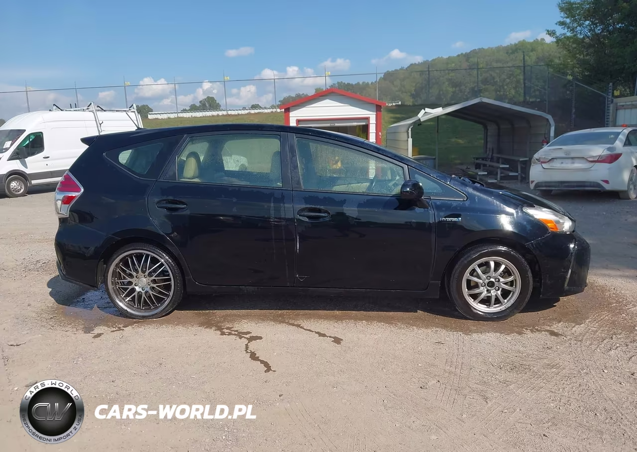 2017 Toyota Prius V Four VIN:JTDZN3EU6HJ064507 - 13