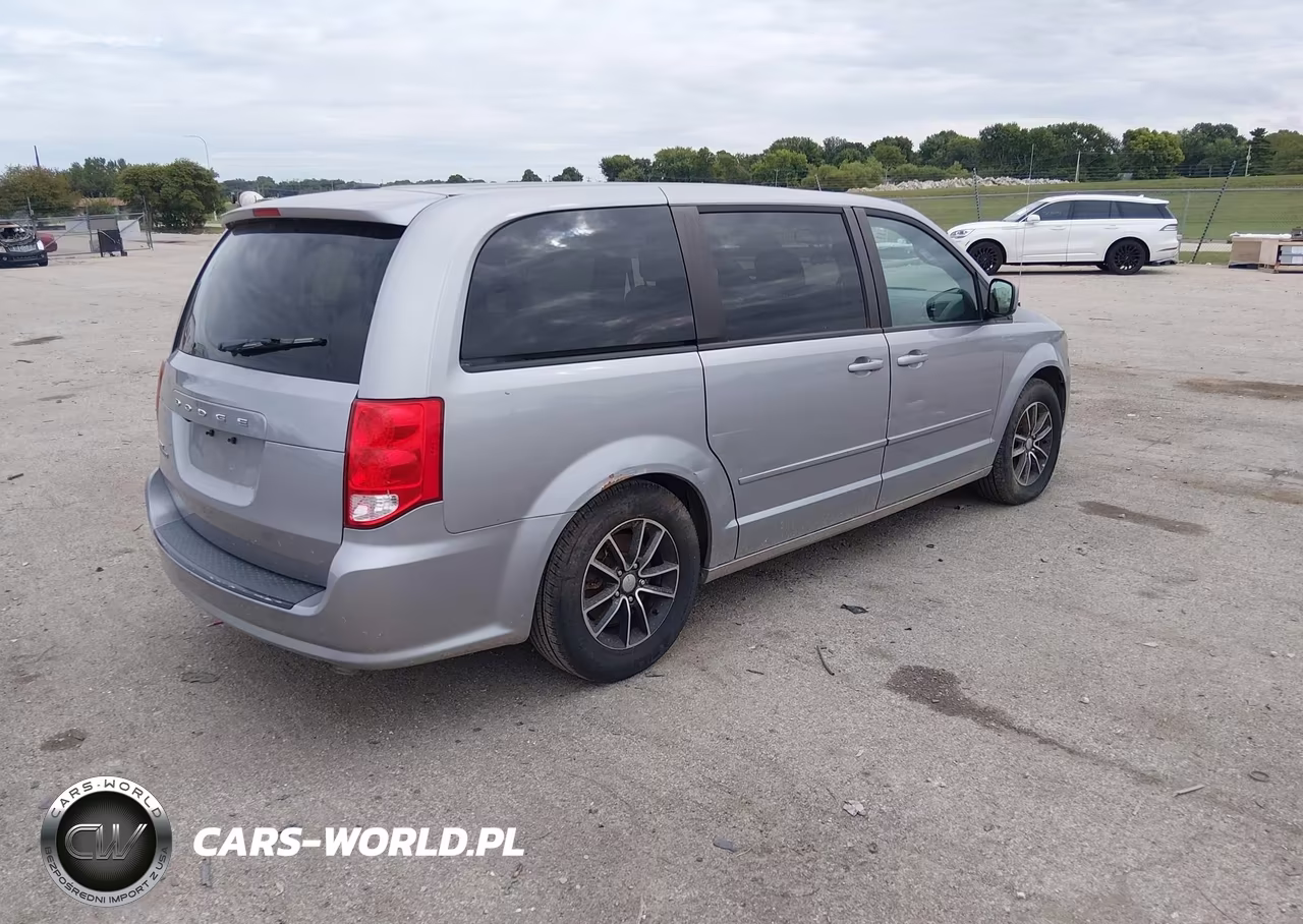 2017 Dodge Grand Caravan Se Plus VIN:2C4RDGBG3HR615657 - 4