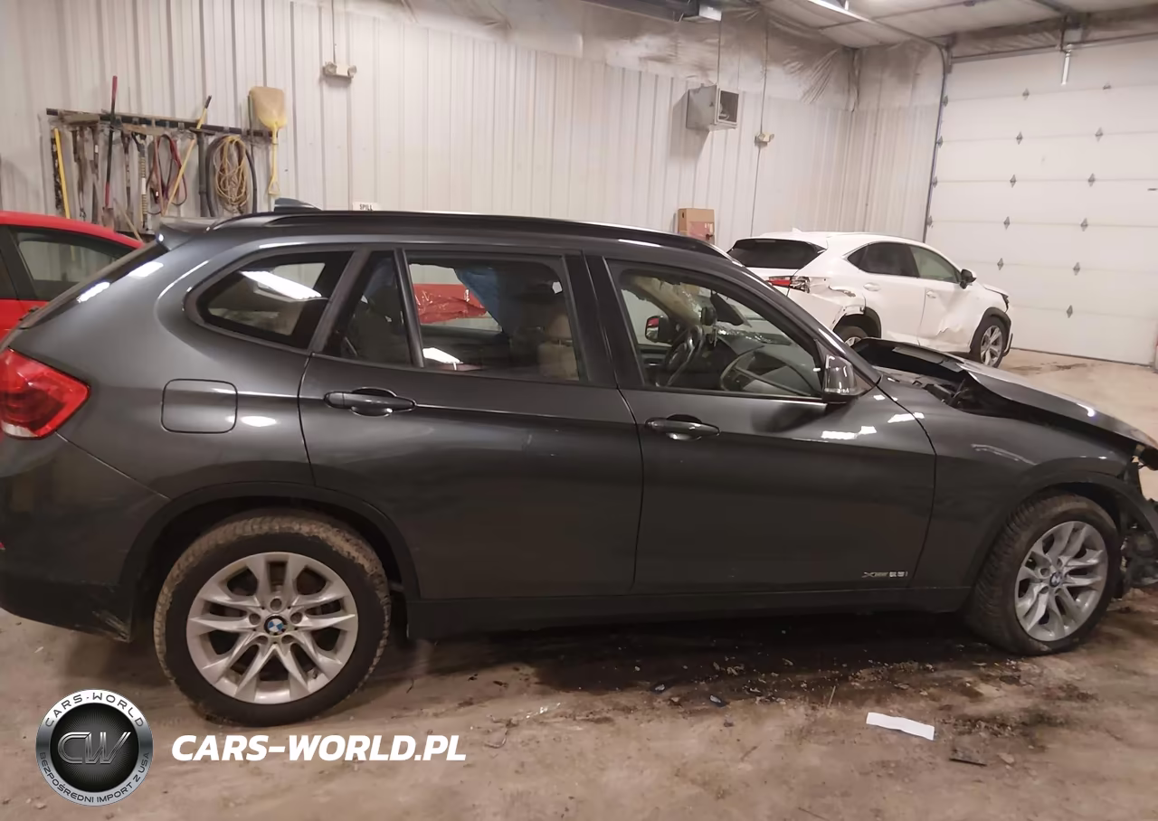 2015 BMW X1 xDrive28I VIN:WBAVL1C57FVY35497 - 12